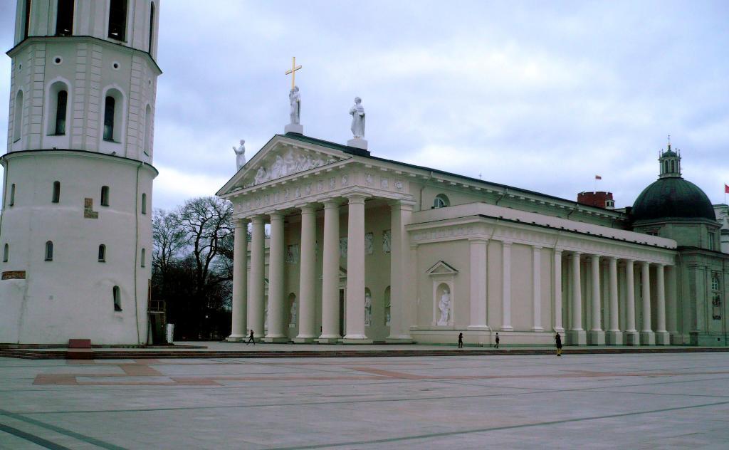 Bazylika archikatedralna św. Stanisława i św. Władysława